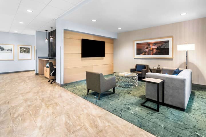 Business Center 46 of 47