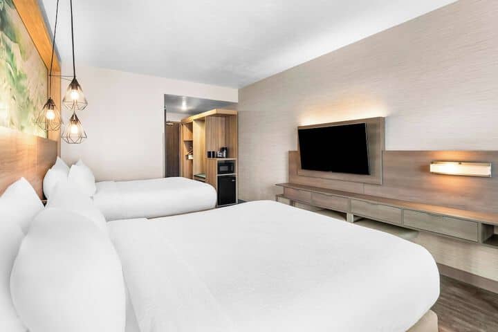 Room 16 of 47